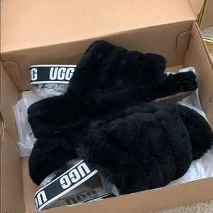 UGG SLIDES 💕 PRICE SOLID NO NEGOTIATION